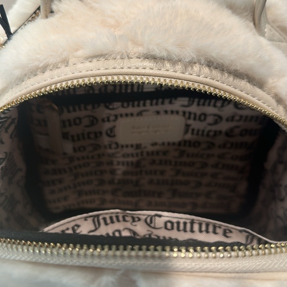 NWT Juicy Couture Winter White Backpack with large front zipper pocket. - Picture 7 of 9